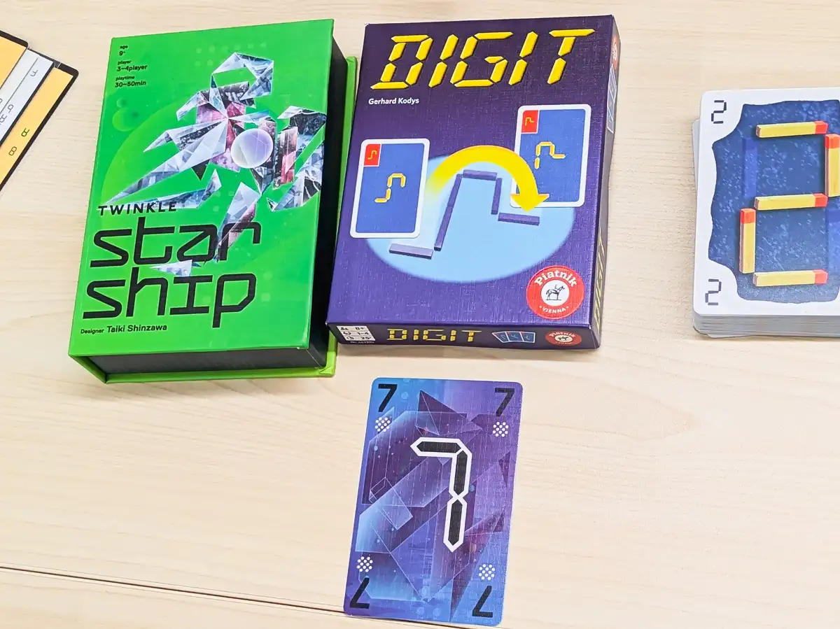 セブンセグメントが使われているゲームの例。『Twinkle Starship』は、双子のライオン堂が出した『セブンセグメントトリックス』のリメイク版