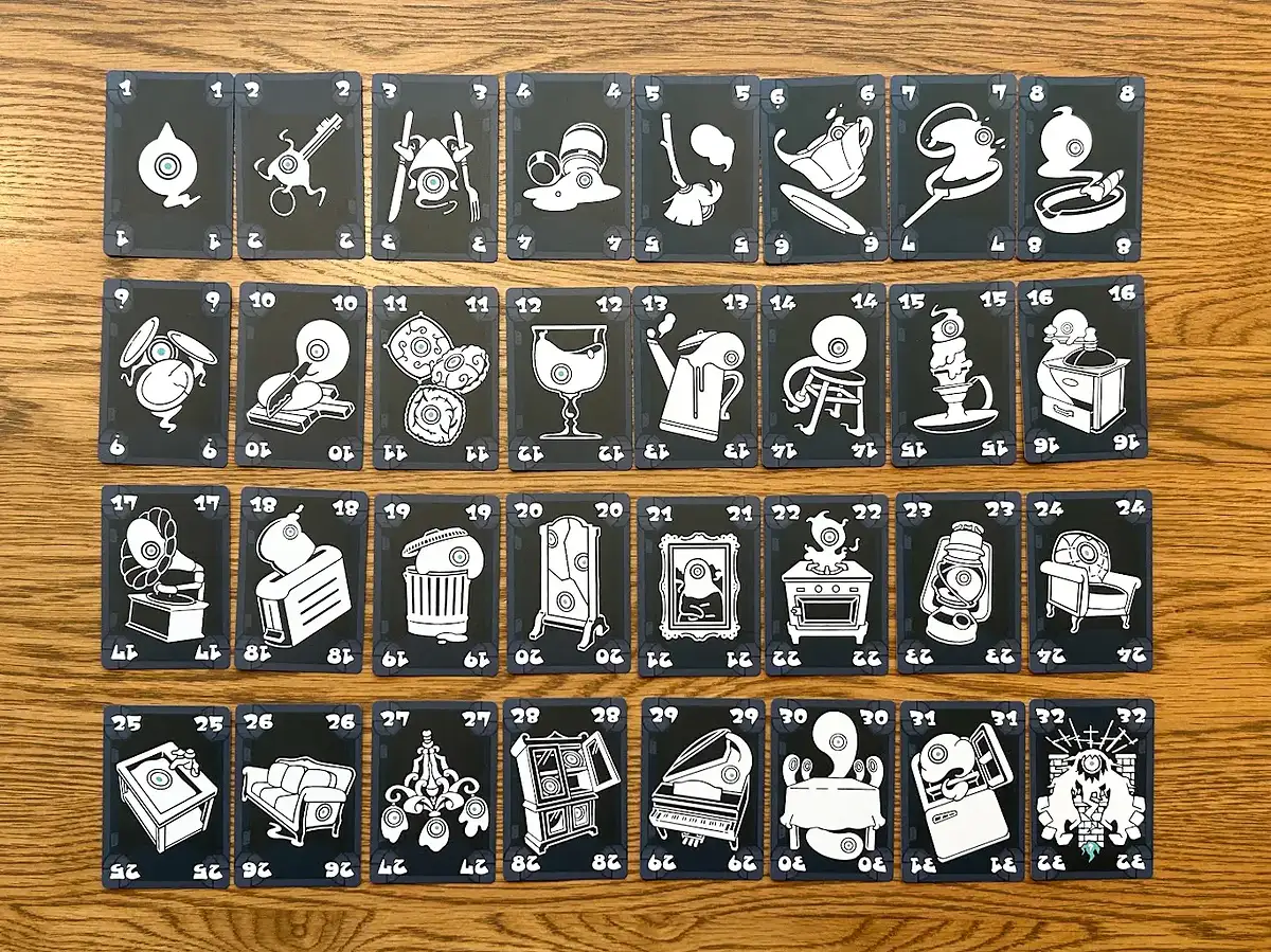 『32LDK』は、「1」から「32」までの数字だけが描かれた32枚のカードを使う、3〜6人向けのシンプルな対戦ゲーム